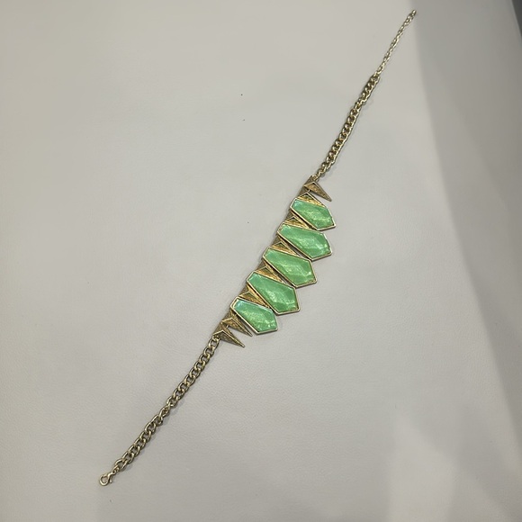 Greens embellished statement necklace - Picture 3 of 5